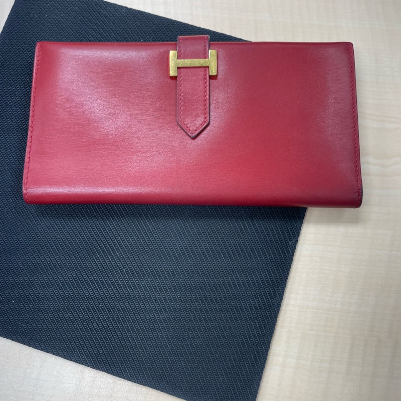 💕過年換新夾💕Hermes 愛馬仕Bearn系列Epsom牛皮紅金H穿式招財長夾-1