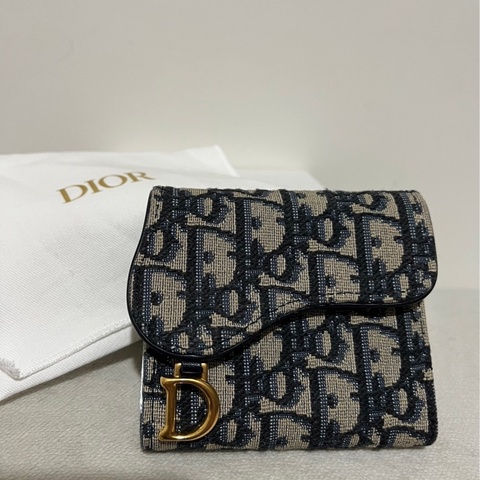 Dior 迪奧Saddle Lotus經典OBLIQUE 馬鞍緹花三折短夾