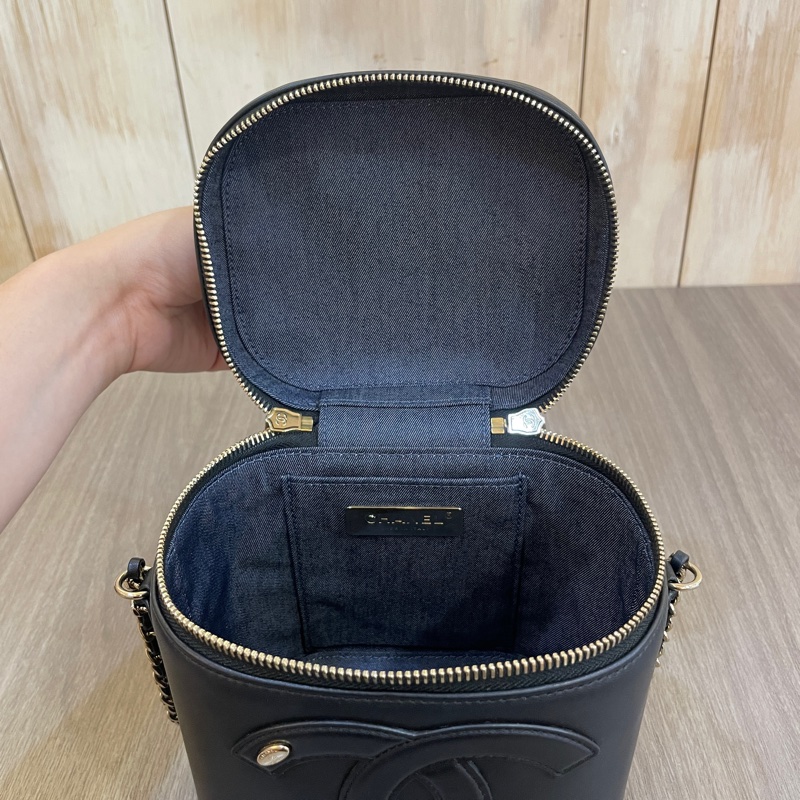 Chanel AS0323黑Box皮帶鏈化妝盒Vanity-16