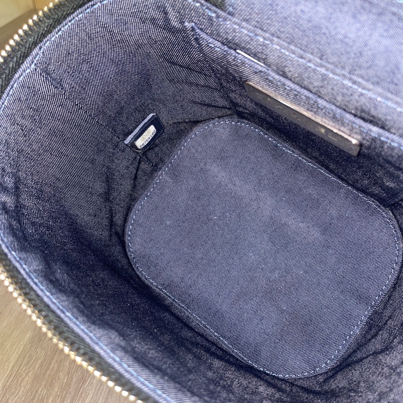 Chanel AS0323黑Box皮帶鏈化妝盒Vanity-19