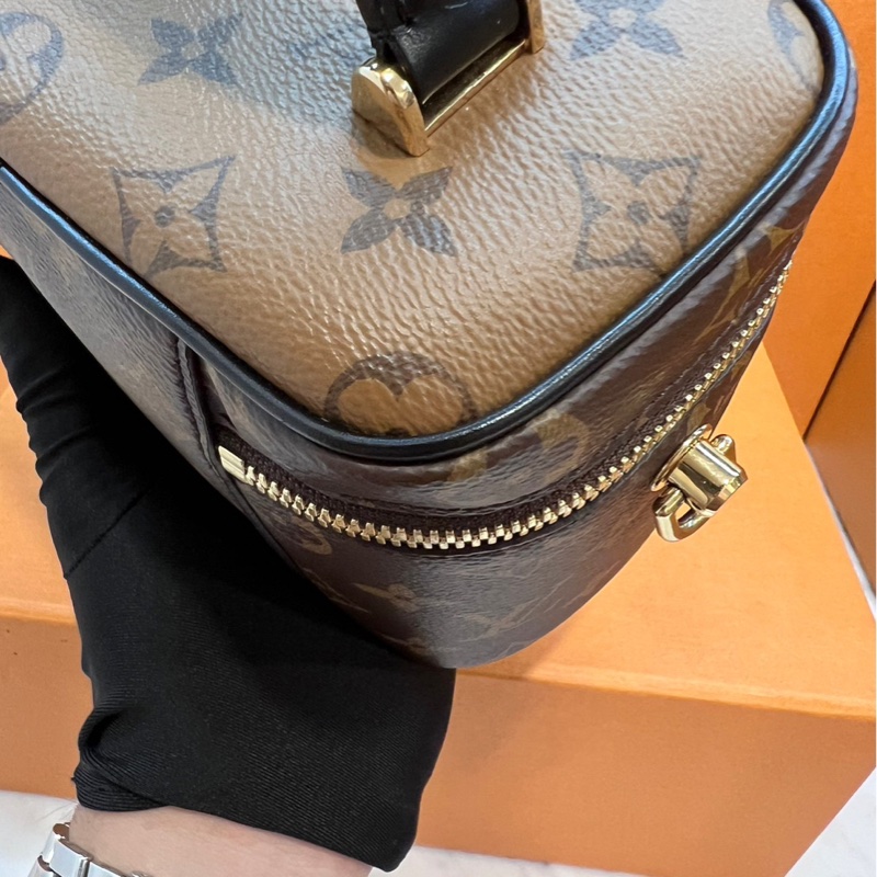 LV Vanity PM化妝包 晶片款-15