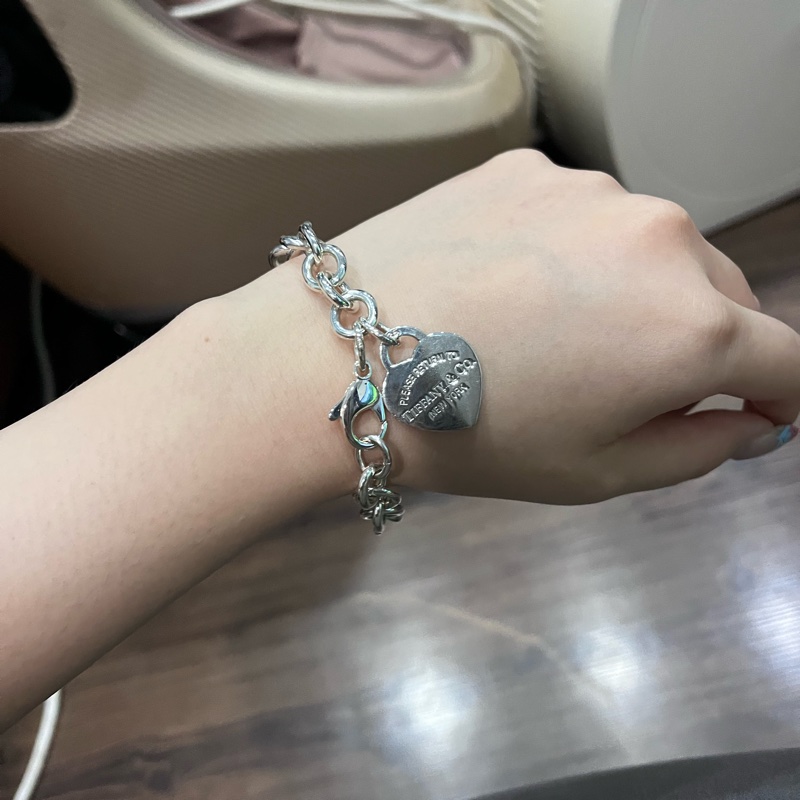 誠可議！ Tiffany 經典愛心925手鍊 銀飾-9