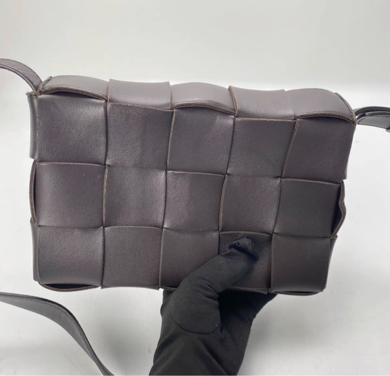 BV Cassette 15格 編織單肩包-1