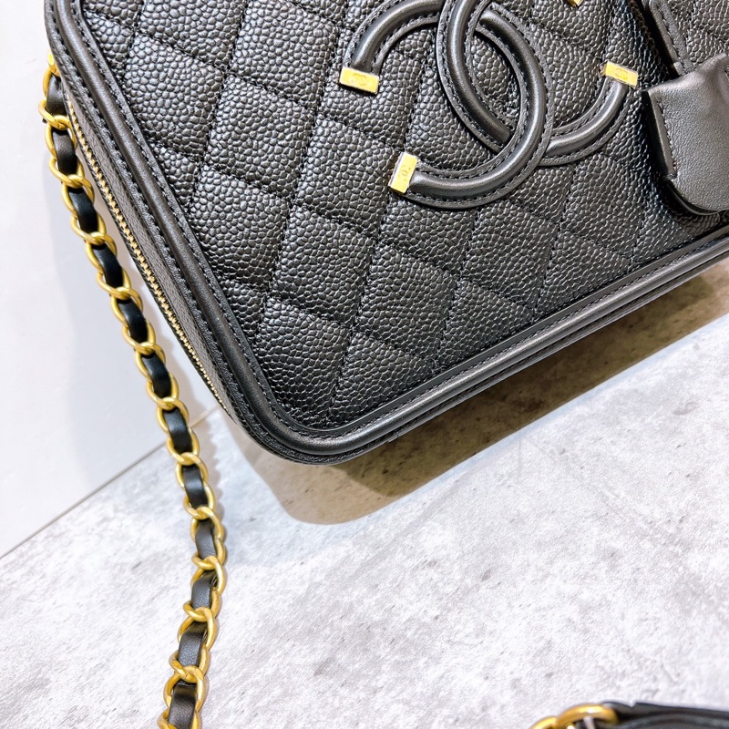 Chanel 黑金荔枝皮迷你Vanity手提斜背化妝箱-3