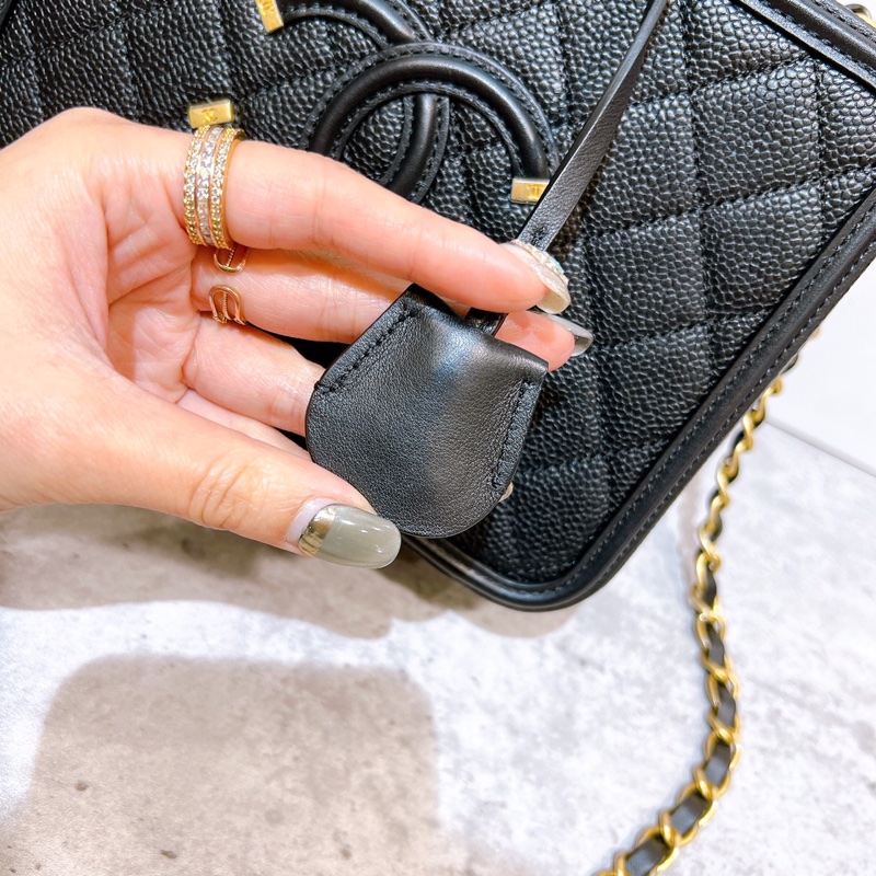 Chanel 黑金荔枝皮迷你Vanity手提斜背化妝箱-6