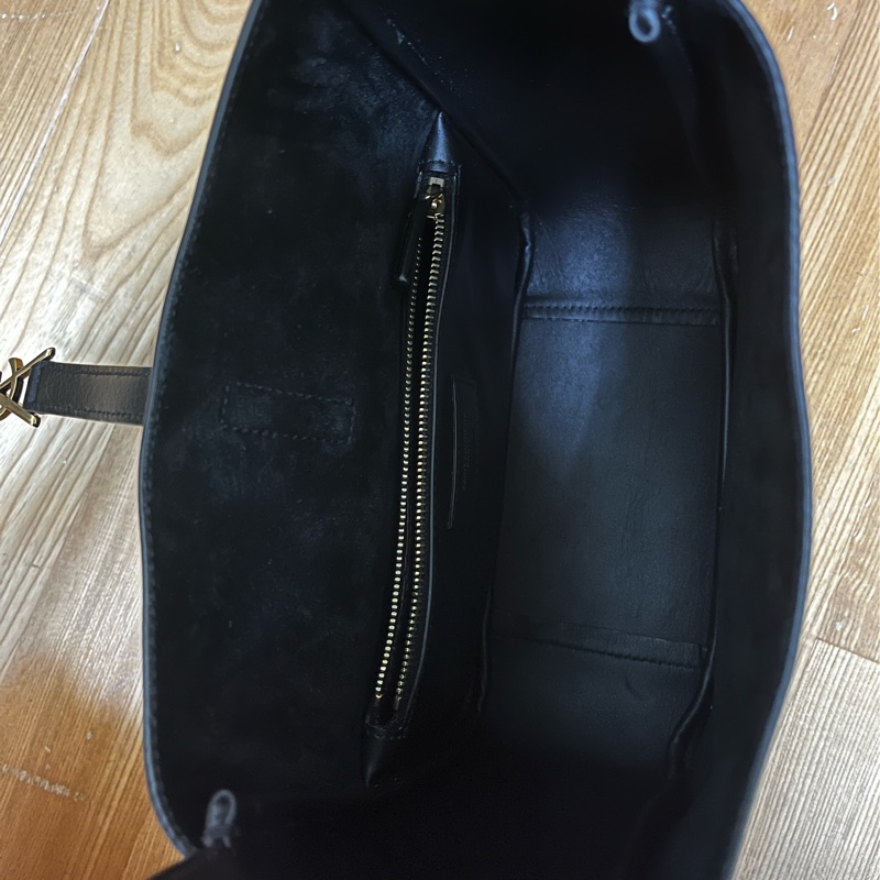 大降價！YSL  LE 5 À 7皮革小型Hobo腋下水桶包rose私服穿搭 IG爆紅款-16