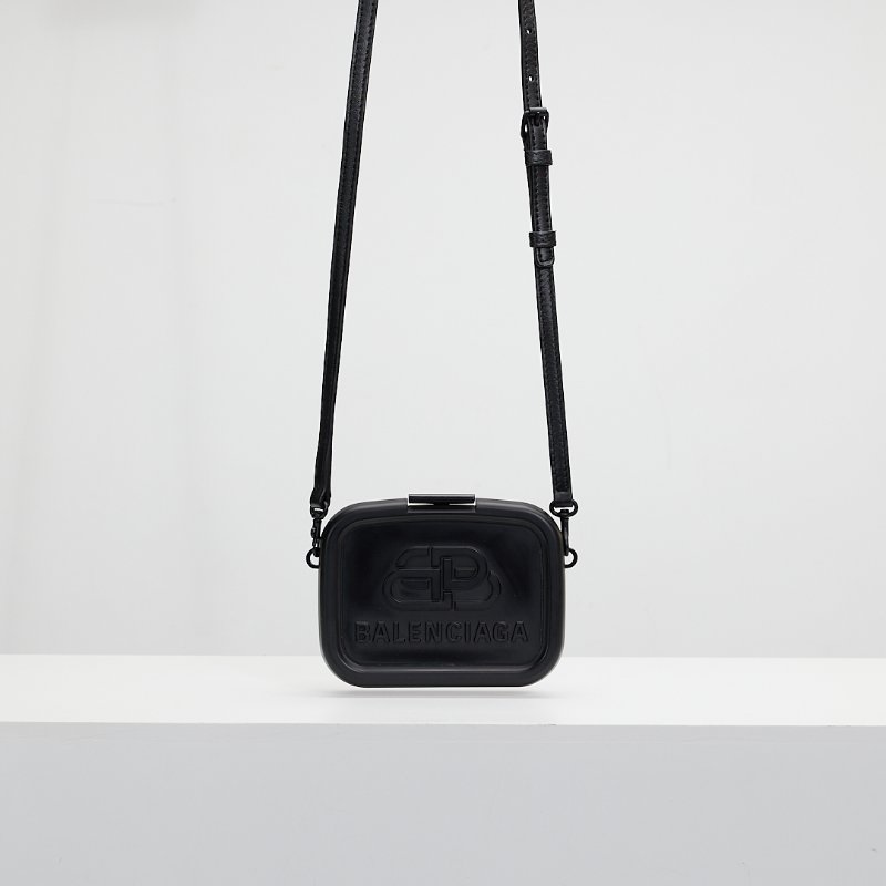 巴黎世家飯盒包-0