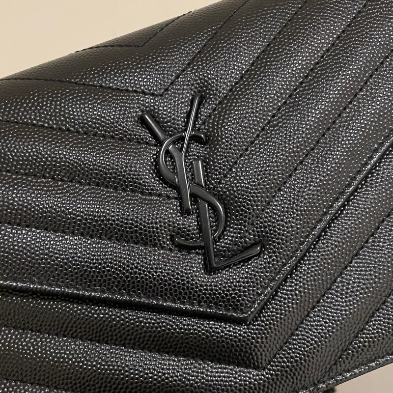 （降價！）YSL 山型紋魚子醬黑字 LOGO WOC 鏈包-1