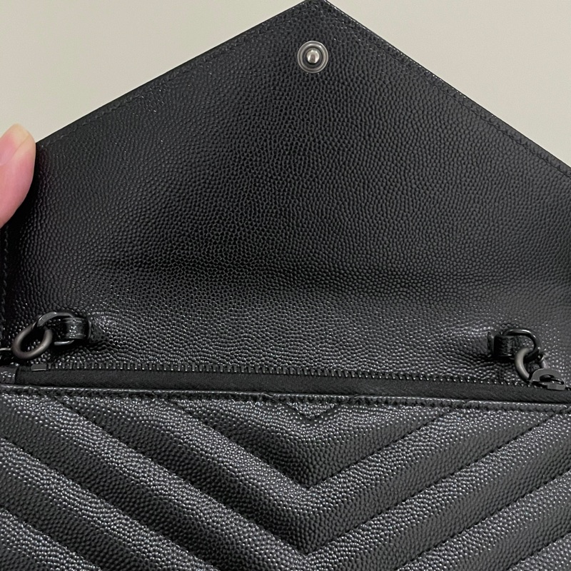 （降價！）YSL 山型紋魚子醬黑字 LOGO WOC 鏈包-4