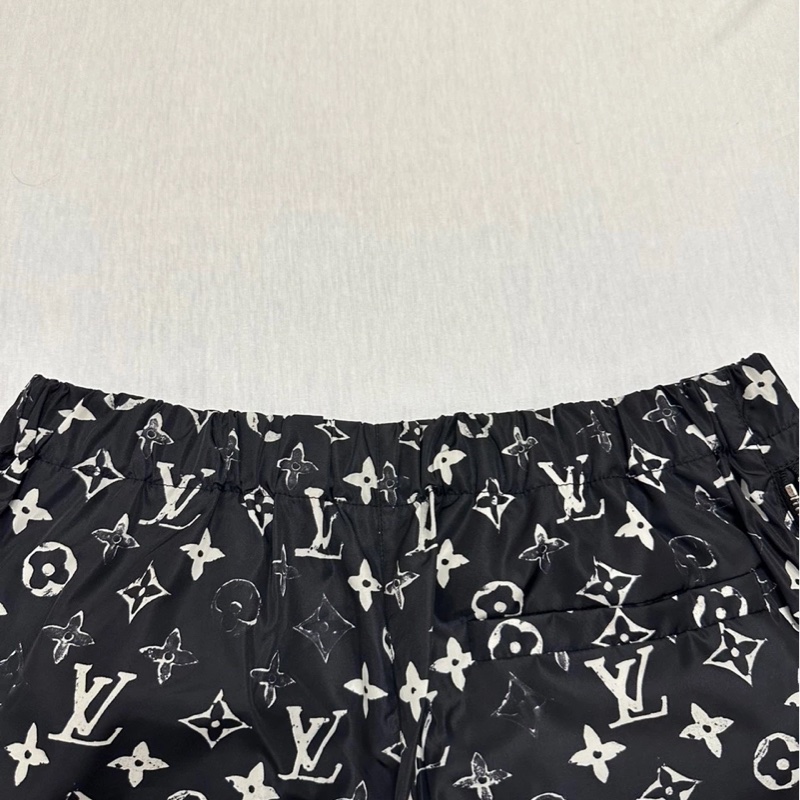 Louis Vuitton Monogram滿版衝鋒短褲-5