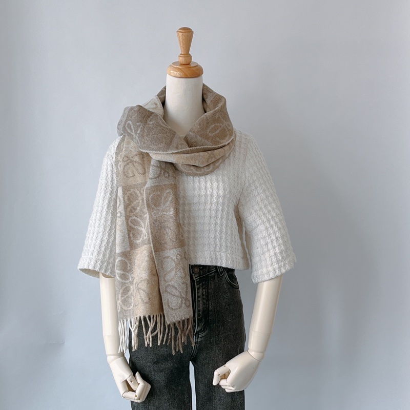 LOEWE 燕麥色 圍巾-1