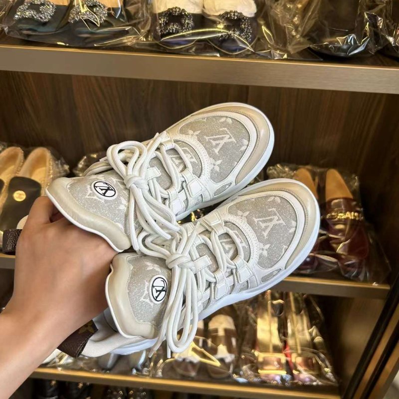 2023 Lv新款老爹鞋  39號 奶茶色百搭 非常新-4