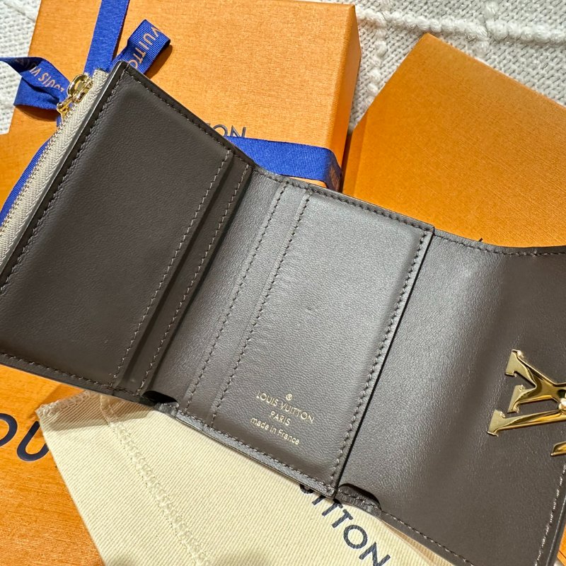 LV Capucines XS 錢包 奶茶色/卵石色-1
