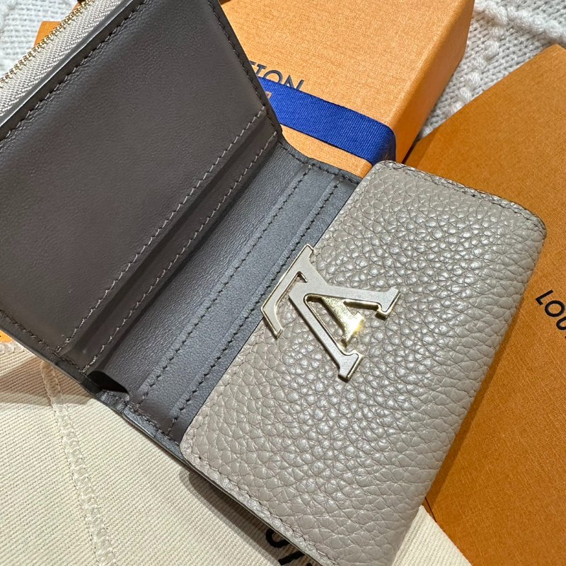 LV Capucines XS 錢包 奶茶色/卵石色-3