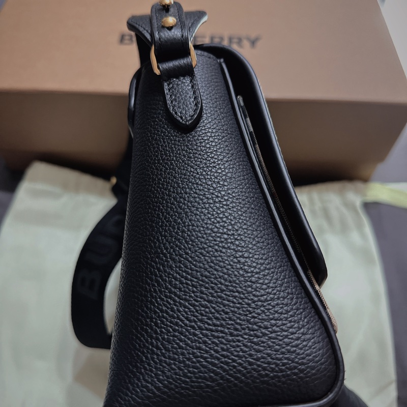 ✨Burberry 皮革與 Vintage 格紋 Note 斜背包（9.9成新）-6