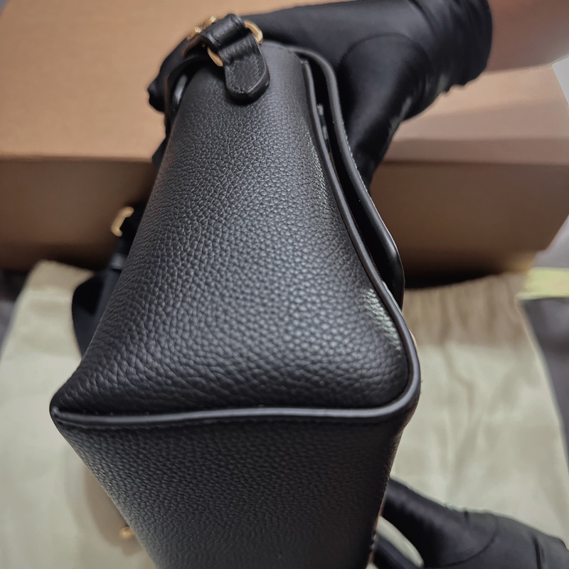 ✨Burberry 皮革與 Vintage 格紋 Note 斜背包（9.9成新）-14