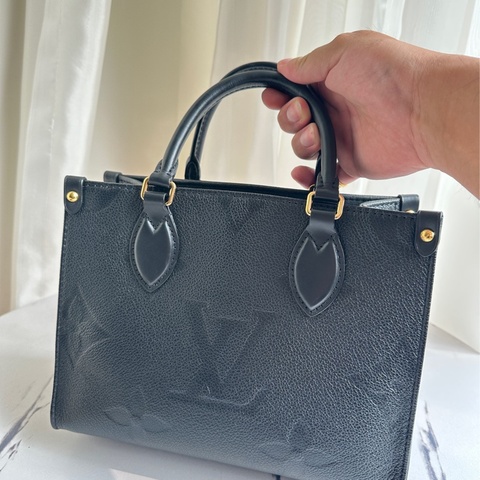 LV 黑壓紋OnTheGo PM