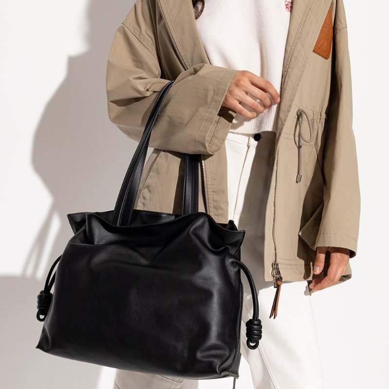 Loewe 納帕小牛皮 大款 Flamenco 福袋包 黑色( 當季熱門新品 下單前請先詢問 )-2