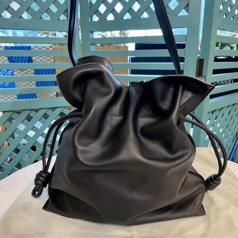 Loewe 納帕小牛皮 大款 Flamenco 福袋包 黑色( 當季熱門新品 下單前請先詢問 )-3