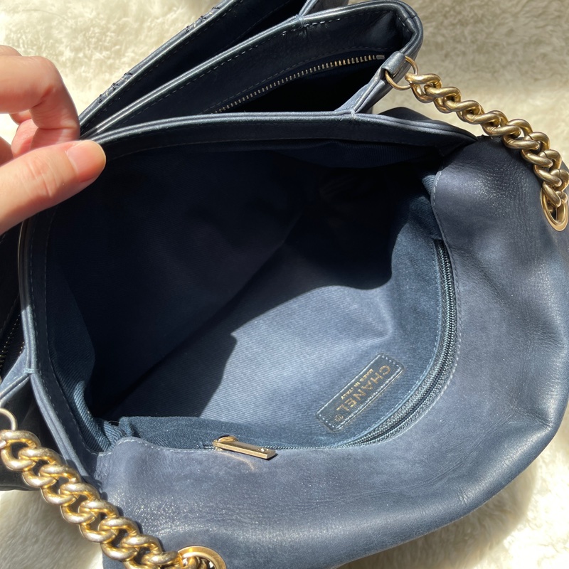 香奈兒Chanel外縫線 深藍牛皮 翻蓋口蓋包 肩背包 斜背包-11