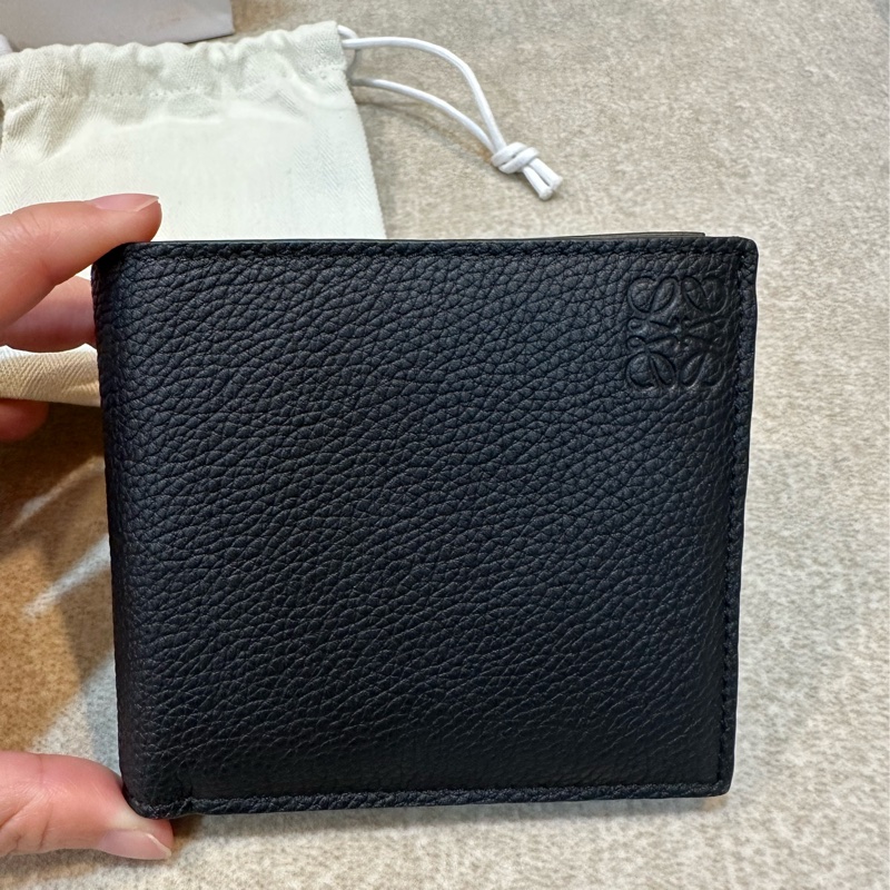 《Loewe 羅威 》全新男用短夾 2023款-4