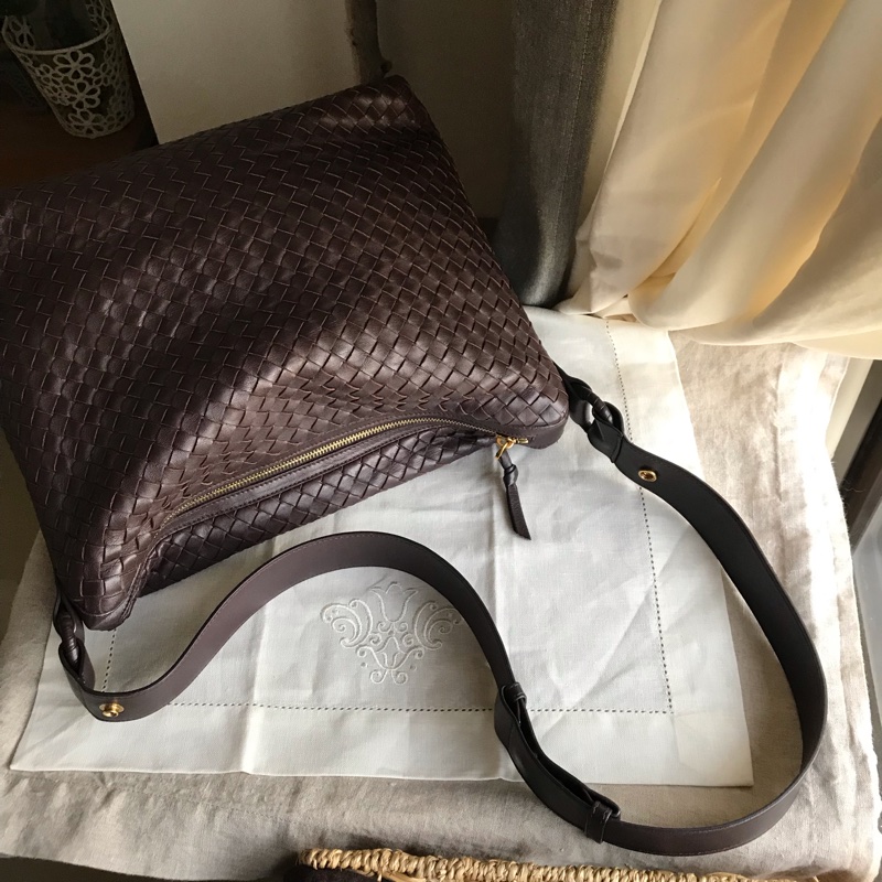 Bottega Veneta BV慵懶編織包/大郵差包🌠美拉德色🌠肩背/側背/手提/斜背🌠正品🌠況好🌠背帶可2段式調整-4
