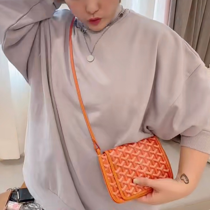 全新信封包plumet ✅經典永不退流行 爆款 排隊 三層手工 繪製 側背-13