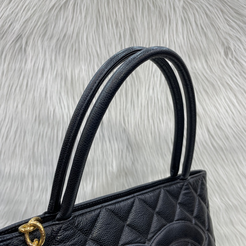 Chanel 黑荔枝皮1804金幣希爾頓手提包-9