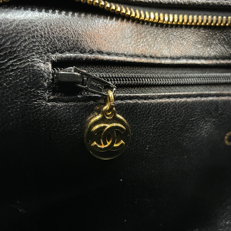 Chanel 黑荔枝皮1804金幣希爾頓手提包-18