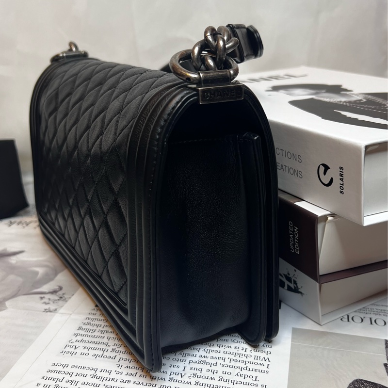 (保留中)Chanel boy25經典菱格黑色 牛皮 銀鏈-14