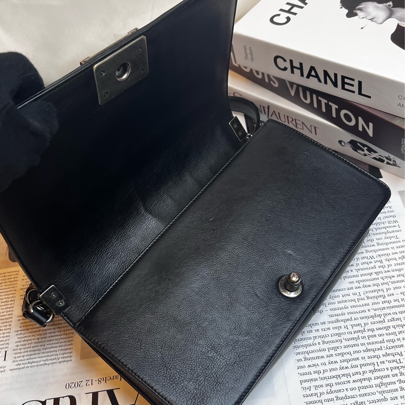 (保留中)Chanel boy25經典菱格黑色 牛皮 銀鏈-15