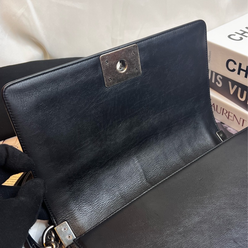 (保留中)Chanel boy25經典菱格黑色 牛皮 銀鏈-16