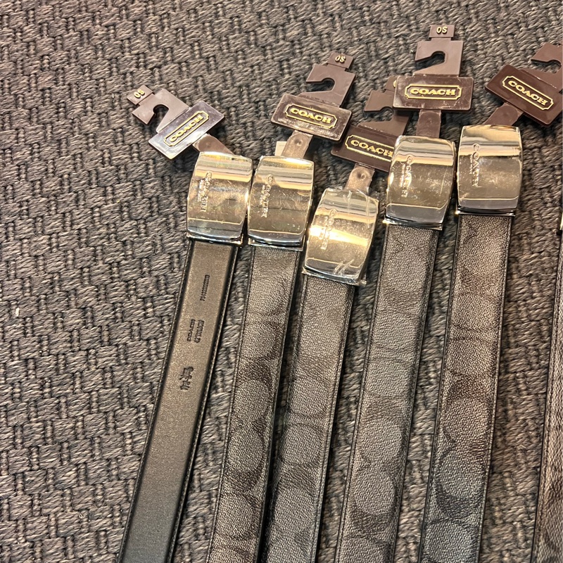 🤎Coach皮帶 全數出清一條都 NT$2500 全新 #都是雙面用喔 #老花另一面就是素面 專櫃都要7~8千左右 皮帶寬度 約3cm 男女都適用 腰圍不挑 胖胖跟瘦瘦都可用 可裁剪 賣完為止🤎-4
