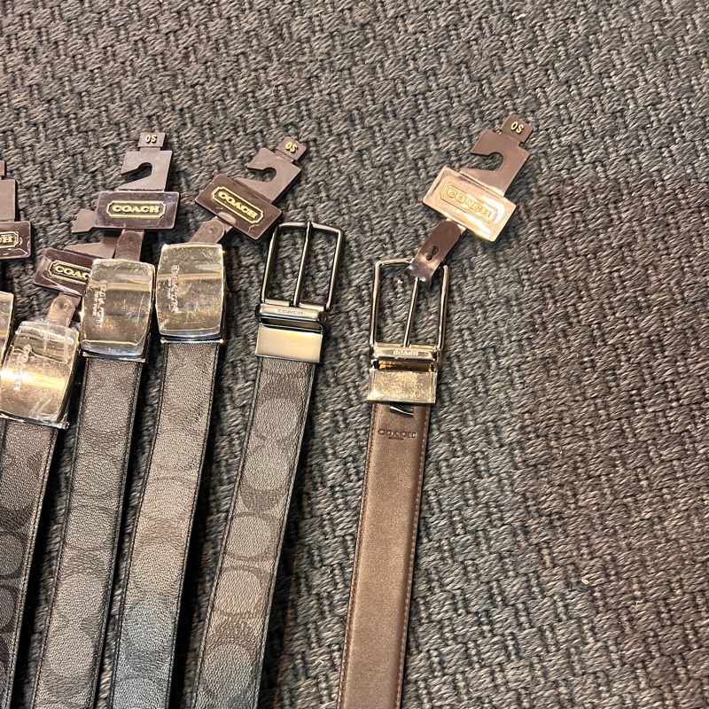 🤎Coach皮帶 全數出清一條都 NT$2500 全新 #都是雙面用喔 #老花另一面就是素面 專櫃都要7~8千左右 皮帶寬度 約3cm 男女都適用 腰圍不挑 胖胖跟瘦瘦都可用 可裁剪 賣完為止🤎-7