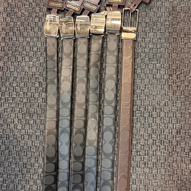 🤎Coach皮帶 全數出清一條都 NT$2500 全新 #都是雙面用喔 #老花另一面就是素面 專櫃都要7~8千左右 皮帶寬度 約3cm 男女都適用 腰圍不挑 胖胖跟瘦瘦都可用 可裁剪 賣完為止🤎-9