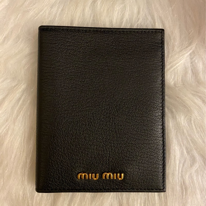 miu miu 護照卡片夾-1