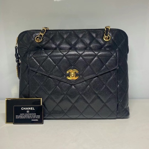 已出售。 Chanel Vintage 奶粉托特包