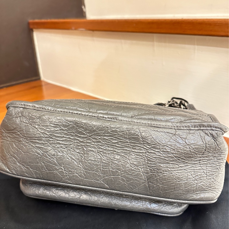 YSL 水泥灰揉製牛皮NIKI 鏈包-3