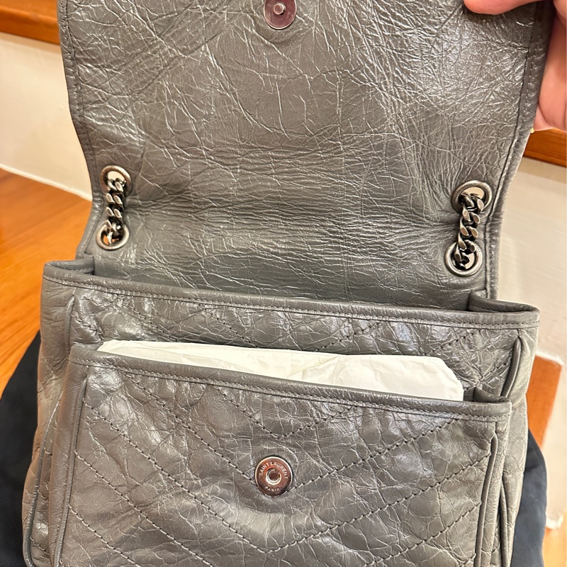 YSL 水泥灰揉製牛皮NIKI 鏈包-5