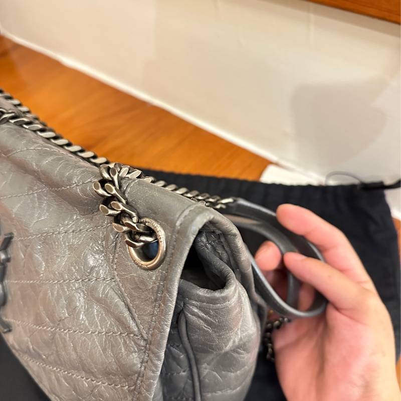 YSL 水泥灰揉製牛皮NIKI 鏈包-10