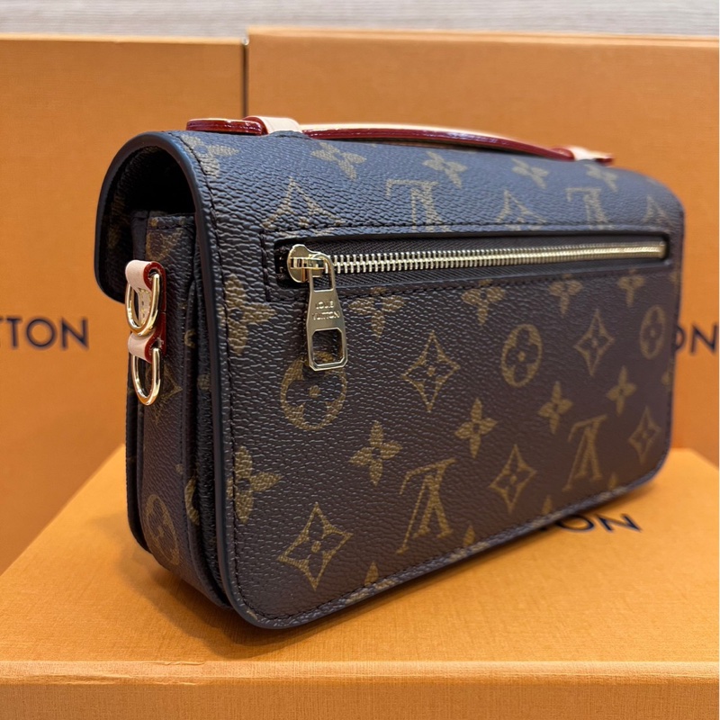 LV 小郵差 法棍 芯片款 M46279 Pochette Metis East West-7