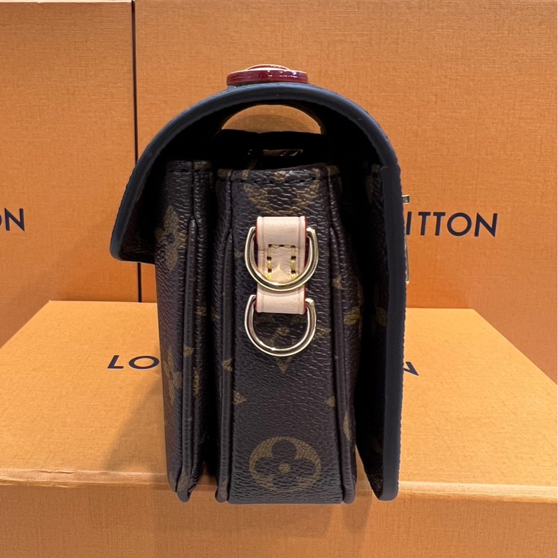 LV 小郵差 法棍 芯片款 M46279 Pochette Metis East West-11