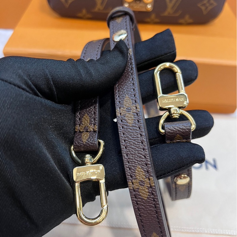 LV 小郵差 法棍 芯片款 M46279 Pochette Metis East West-35