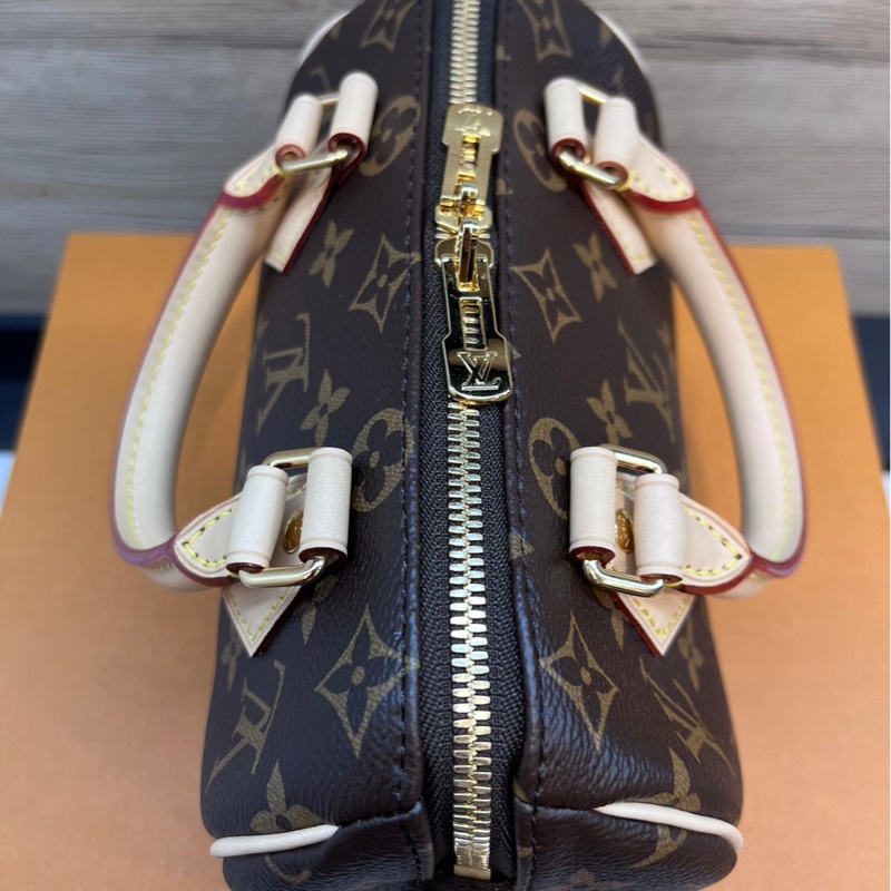 LV Speedy 20 芯片款 M46234-12