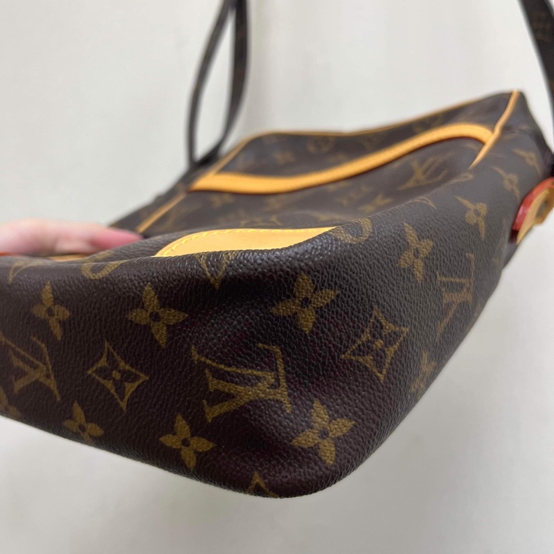 L V老花相機包-17