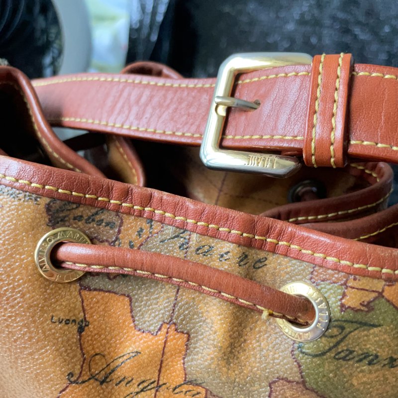 💯正貨❗️【Alviero Martini】Geo Printed Drawstring Bucket Bag。經典款地圖水桶包-5