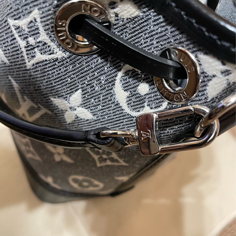 LV 🖤 牛仔小水桶 Nano Noe 迷你水桶包/肩背包/手提包（九成新）M46449-6