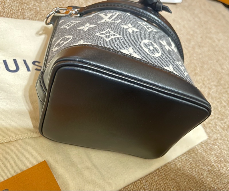 LV 🖤 牛仔小水桶 Nano Noe 迷你水桶包/肩背包/手提包（九成新）M46449-7