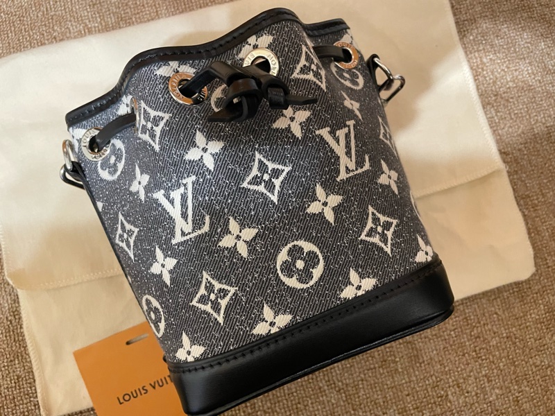 LV 🖤 牛仔小水桶 Nano Noe 迷你水桶包/肩背包/手提包（九成新）M46449-1