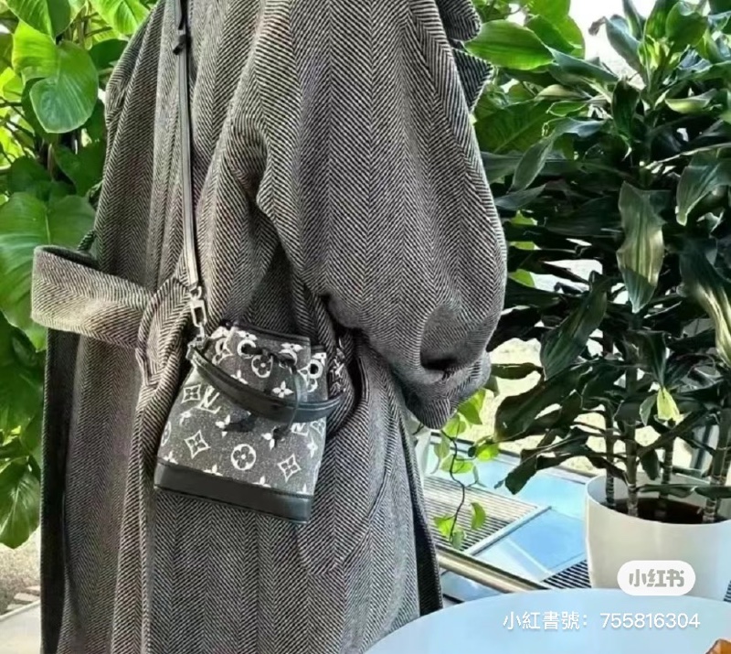 LV 🖤 牛仔小水桶 Nano Noe 迷你水桶包/肩背包/手提包（九成新）M46449-4
